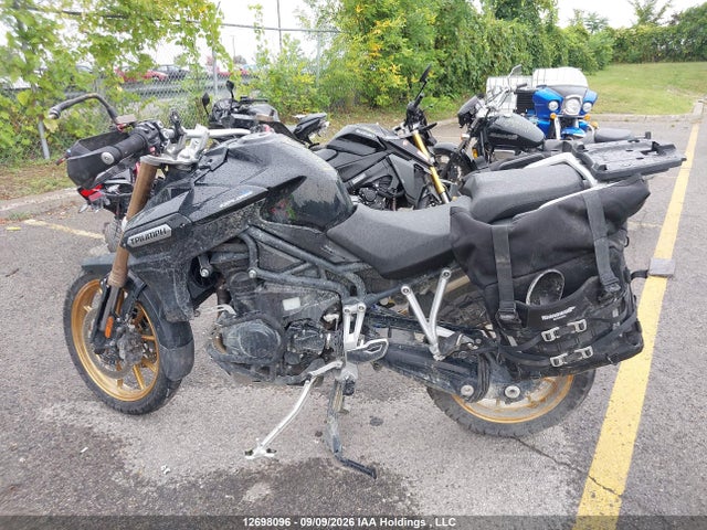 12698096 :رقم المزاد ، SMTF02XK5DJ576181 vin ، 2013 Triumph Motorcycle Tiger Explorer مزاد بيع
