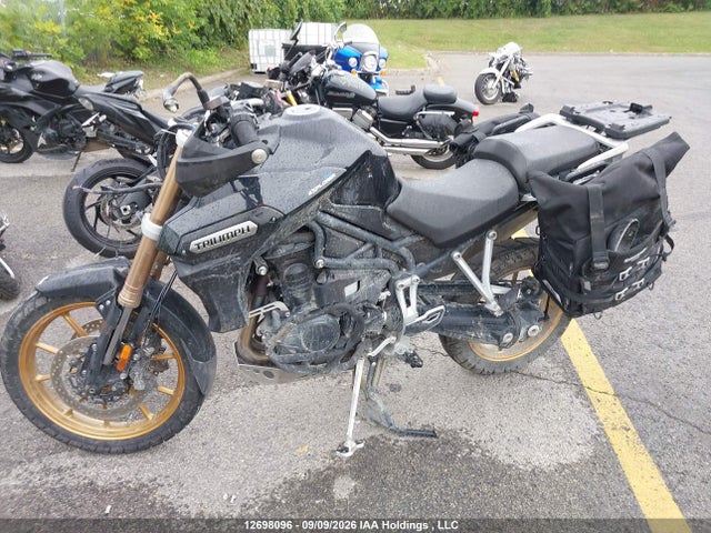 12698096 :رقم المزاد ، SMTF02XK5DJ576181 vin ، 2013 Triumph Motorcycle Tiger Explorer مزاد بيع