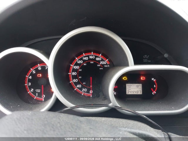 12698111 :رقم المزاد ، 2T1KU4EEXBC644011 vin ، 2011 Toyota Matrix مزاد بيع