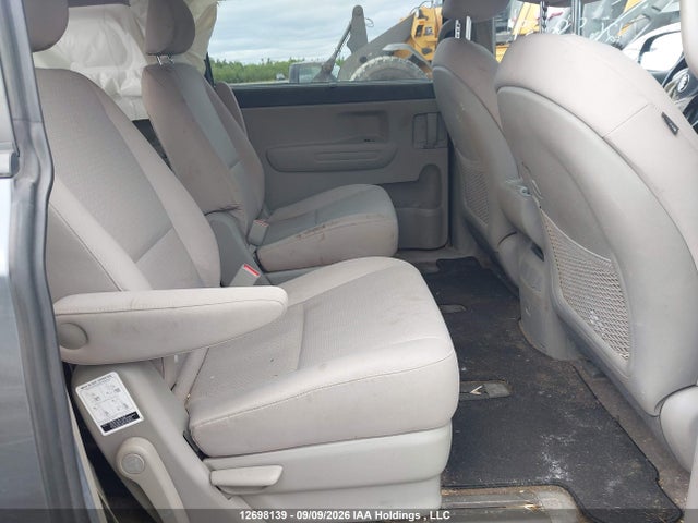 KIA SEDONA LX 2016 KNDMB5C12G6205615 Image 8