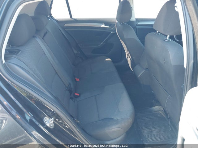 12698319 :رقم المزاد ، 3VWG17AU1JM281727 vin ، 2018 Volkswagen Golf 1.8 Tsi Highline/1.8 Tsi Trendline/comfortline مزاد بيع