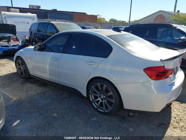 WBA8D9C58JA012618 BMW 330 XI