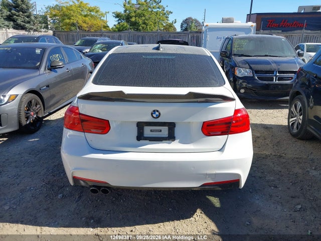 WBA8D9C58JA012618 BMW 330 XI