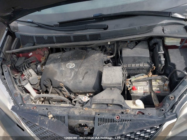 Продажа на аукционе авто 2017 Toyota Sienna, vin: 5TDXZ3DC1HS801801, номер лота: 12698398