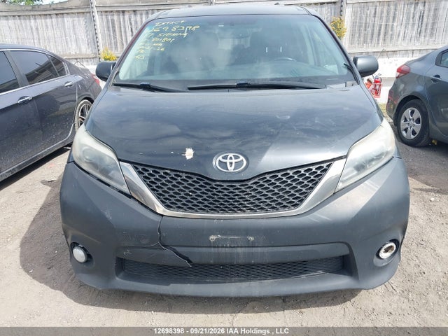 Продажа на аукционе авто 2017 Toyota Sienna, vin: 5TDXZ3DC1HS801801, номер лота: 12698398