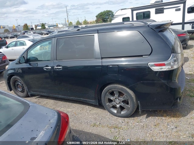 Продажа на аукционе авто 2017 Toyota Sienna, vin: 5TDXZ3DC1HS801801, номер лота: 12698398