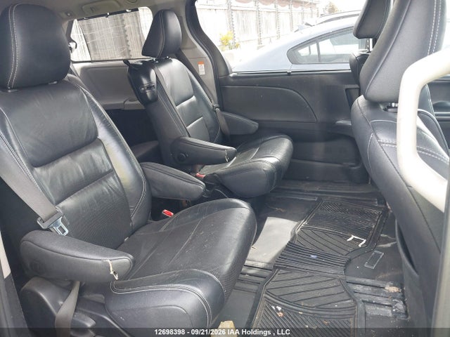 Продажа на аукционе авто 2017 Toyota Sienna, vin: 5TDXZ3DC1HS801801, номер лота: 12698398