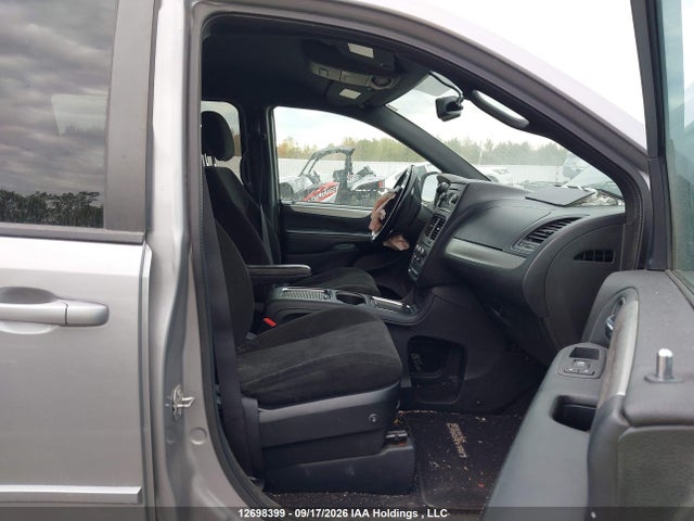2016 Dodge Grand Caravan მანქანა იყიდება აუქციონზე, vin: 2C4RDGBGXGR400260, აუქციონის ნომერი: 12698399