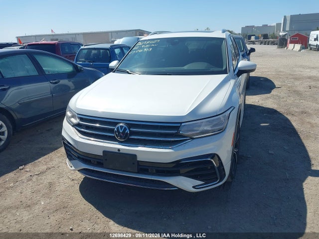 Продаж на аукціоні авто 2022 Volkswagen Tiguan Sel R-line, vin: 3VV4B7AX5NM061303, номер лоту: 12698429