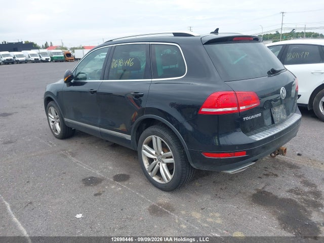Volkswagen Touareg 2014 WVGEP9BP4ED012633 Image 3