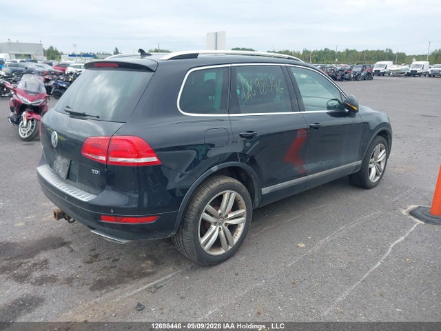 Volkswagen Touareg 2014 WVGEP9BP4ED012633 Image 4
