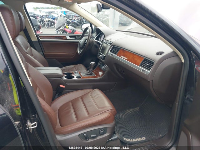 Volkswagen Touareg 2014 WVGEP9BP4ED012633 Image 5