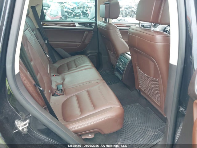 Volkswagen Touareg 2014 WVGEP9BP4ED012633 Image 8
