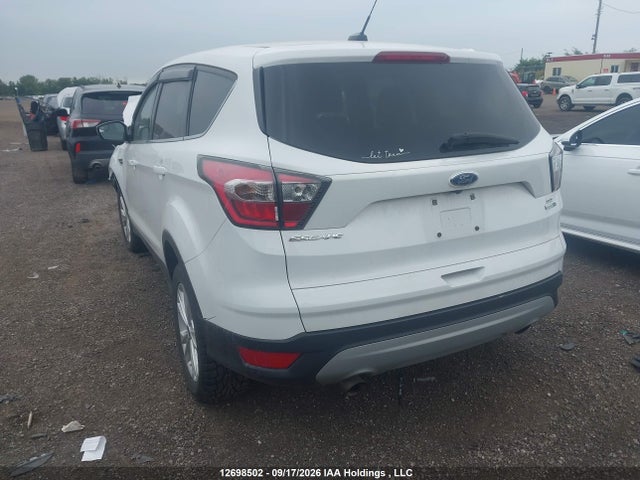 Продажа на аукционе авто 2017 Ford Escape Se, vin: 1FMCU9GD6HUA84663, номер лота: 12698502