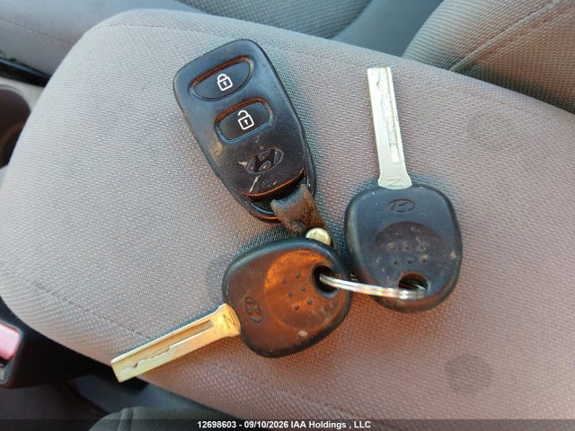12698603 :رقم المزاد ، KMHCT4AE4DU364342 vin ، 2013 Hyundai Accent Gl مزاد بيع