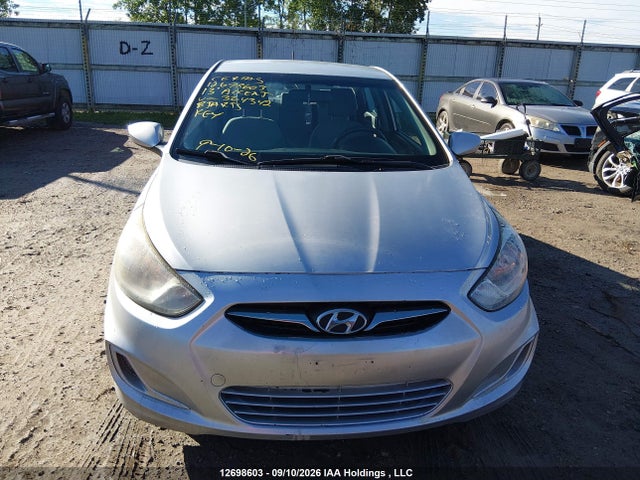 12698603 :رقم المزاد ، KMHCT4AE4DU364342 vin ، 2013 Hyundai Accent Gl مزاد بيع