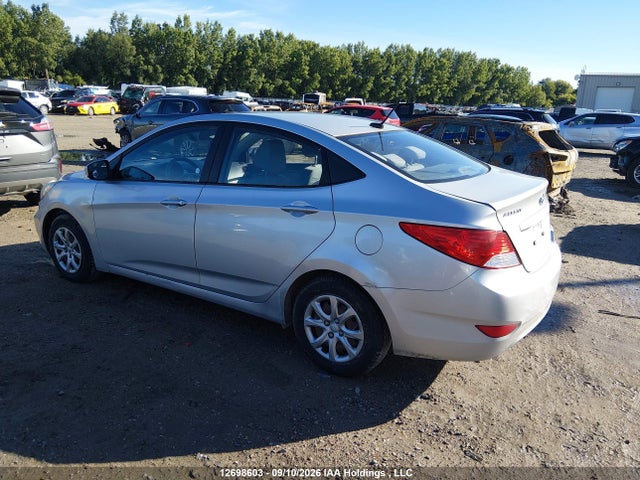 12698603 :رقم المزاد ، KMHCT4AE4DU364342 vin ، 2013 Hyundai Accent Gl مزاد بيع