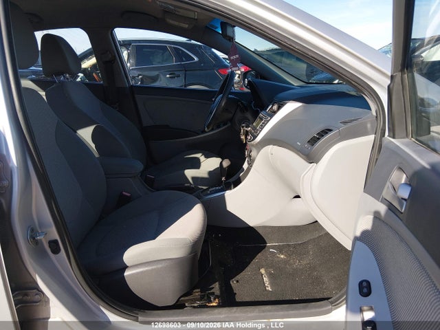 12698603 :رقم المزاد ، KMHCT4AE4DU364342 vin ، 2013 Hyundai Accent Gl مزاد بيع