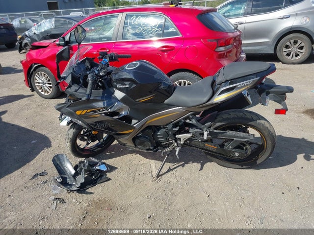 Kawasaki EX400 2022 JKAEXKG15NDAG9349 Image 12