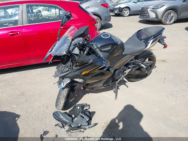 Kawasaki EX400 2022 JKAEXKG15NDAG9349 Image 2