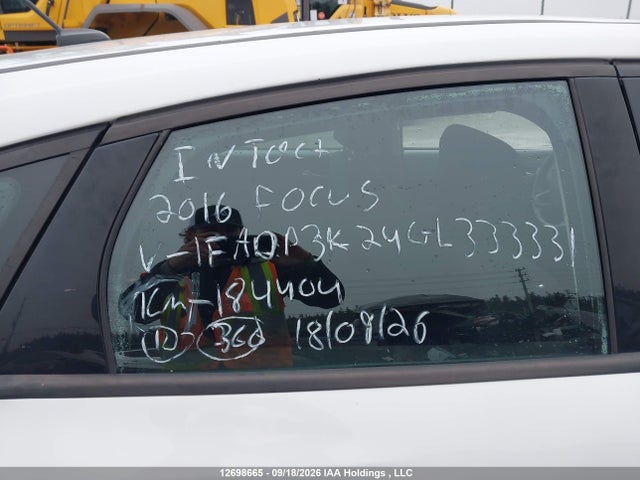 Ford FOCUS SE 2016 1FADP3K24GL333331 Image 19