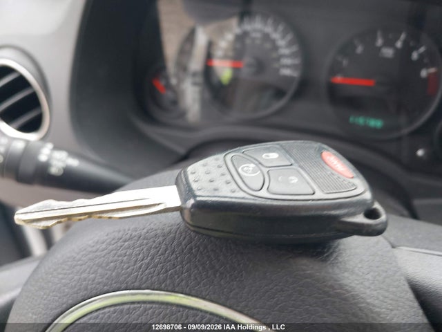 12698706 :رقم المزاد ، 1J4NF4FB7BD136197 vin ، 2011 Jeep Compass مزاد بيع