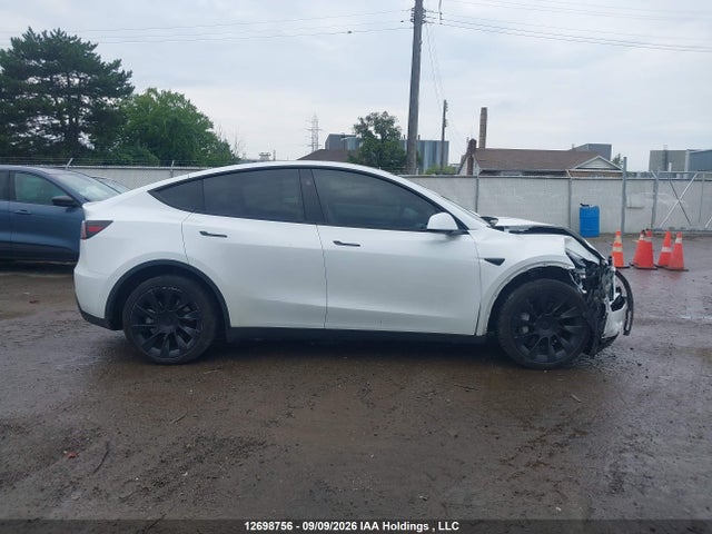 Auction sale of the 2024 Tesla Model Y, vin: 7SAYGDEE5RF230581, lot number: 12698756