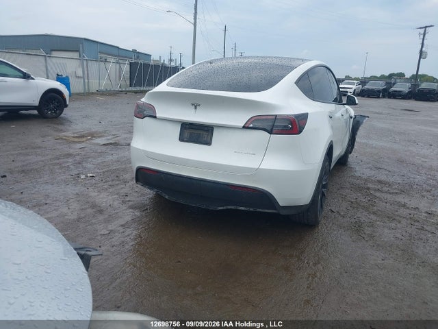 Auction sale of the 2024 Tesla Model Y, vin: 7SAYGDEE5RF230581, lot number: 12698756