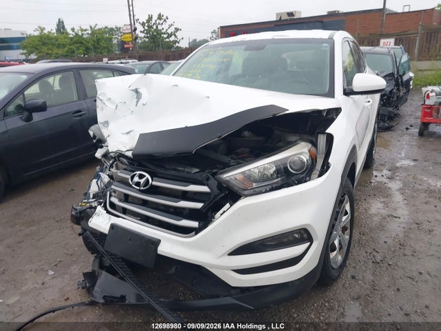 Hyundai TUCSON SE 2017 KM8J2CA49HU503074 Image 2