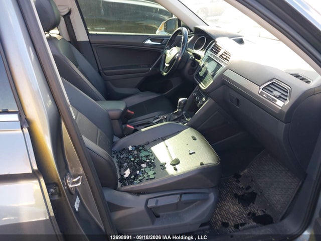 3VV2B7AX8JM008824 Volkswagen Tiguan Se/sel