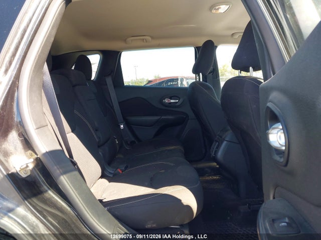 12699075 :رقم المزاد ، 1C4PJMCS9GW284591 vin ، 2016 Jeep Cherokee Latitude مزاد بيع