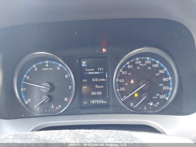 Toyota RAV4 LE 2018 2T3BFREV3JW830713 Image 7