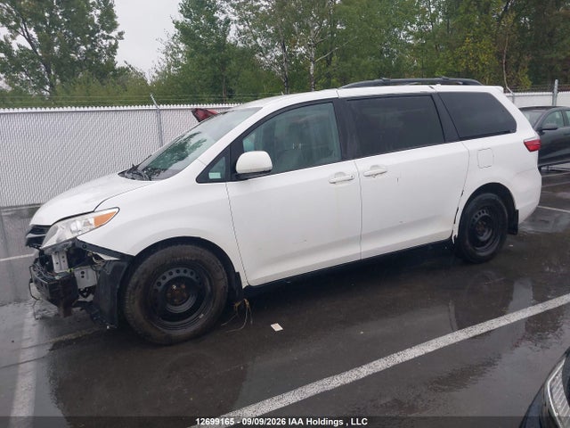 Toyota SIENNA LE 2018 5TDKZ3DC6JS954478 Image 15