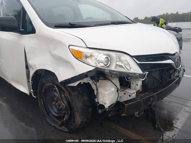 Toyota SIENNA LE 2018 5TDKZ3DC6JS954478 Image 20