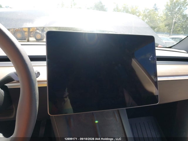 Продаж на аукціоні авто 2024 Tesla Model Y Long Range, vin: LRWYGDEE9RC670052, номер лоту: 12699171