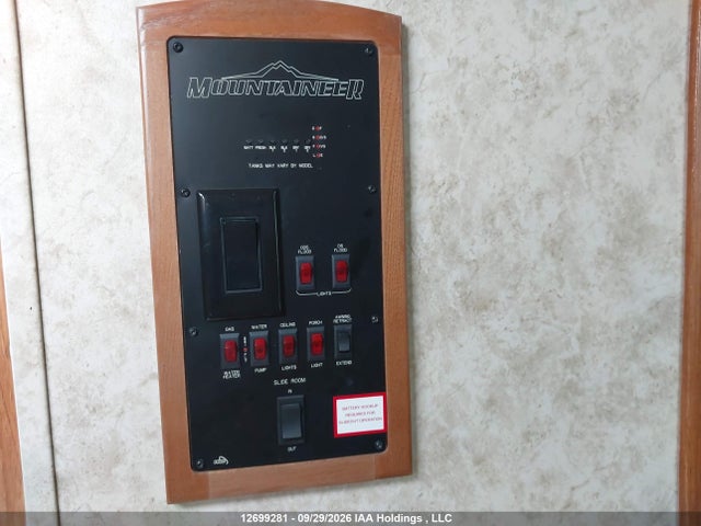 12699281 :رقم المزاد ، 4YDF34626D4730301 vin ، 2013 Keystone  مزاد بيع