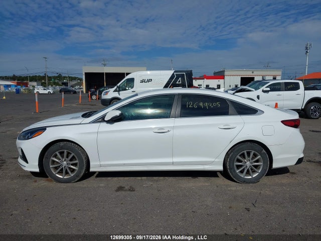 Hyundai SONATA SE 2018 5NPE24AF8JH683080 Image 14