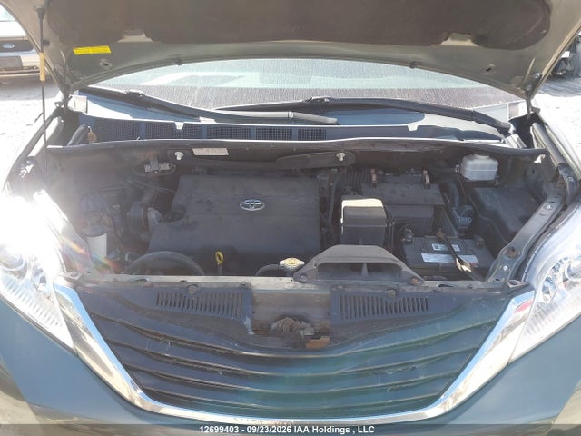 Продажа на аукционе авто 2014 Toyota Sienna Le, vin: 5TDKK3DC8ES457572, номер лота: 12699403