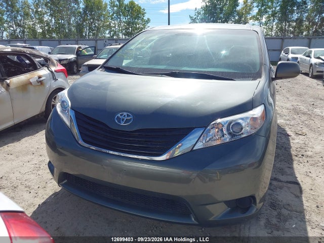 Продажа на аукционе авто 2014 Toyota Sienna Le, vin: 5TDKK3DC8ES457572, номер лота: 12699403