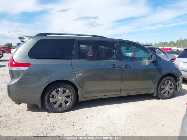 Продажа на аукционе авто 2014 Toyota Sienna Le, vin: 5TDKK3DC8ES457572, номер лота: 12699403