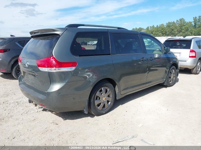 Продажа на аукционе авто 2014 Toyota Sienna Le, vin: 5TDKK3DC8ES457572, номер лота: 12699403