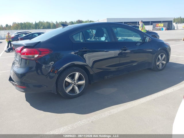12699423 :رقم المزاد ، 3KPFL4A72JE215697 vin ، 2018 Kia Forte مزاد بيع