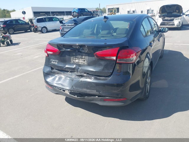 12699423 :رقم المزاد ، 3KPFL4A72JE215697 vin ، 2018 Kia Forte مزاد بيع