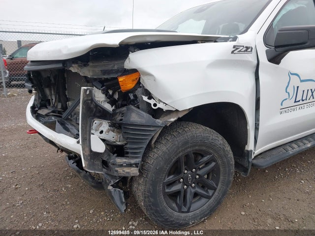 12699485 :رقم المزاد ، 3GCPDCEK2NG576447 vin ، 2022 Chevrolet Silverado K1500 Trail Boss Custom مزاد بيع