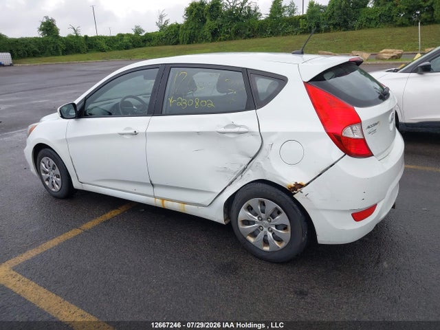 12667246 :رقم المزاد ، KMHCT5AEXFU230802 vin ، 2015 Hyundai Accent L مزاد بيع