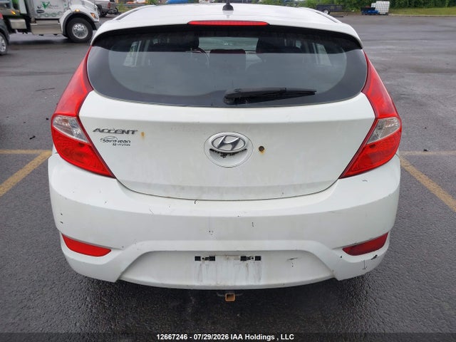 12667246 :رقم المزاد ، KMHCT5AEXFU230802 vin ، 2015 Hyundai Accent L مزاد بيع