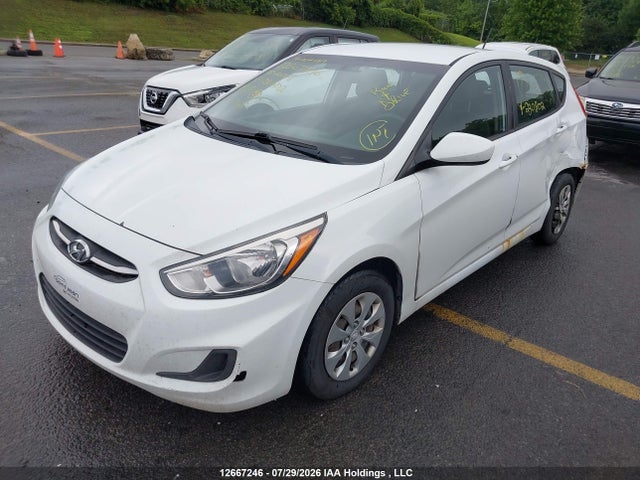 12667246 :رقم المزاد ، KMHCT5AEXFU230802 vin ، 2015 Hyundai Accent L مزاد بيع