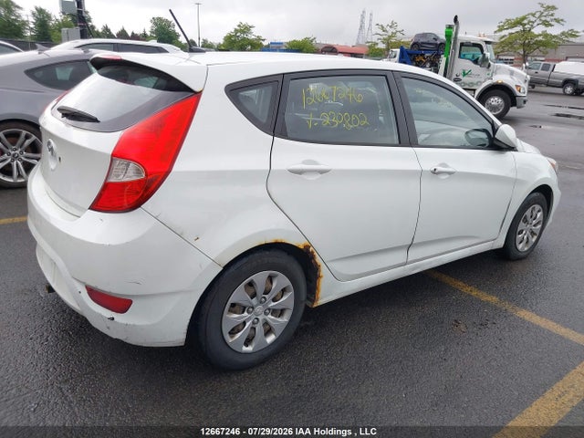 12667246 :رقم المزاد ، KMHCT5AEXFU230802 vin ، 2015 Hyundai Accent L مزاد بيع
