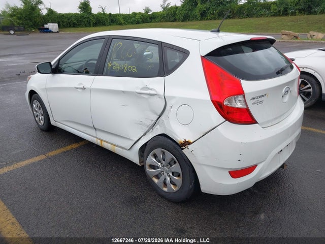 12667246 :رقم المزاد ، KMHCT5AEXFU230802 vin ، 2015 Hyundai Accent L مزاد بيع