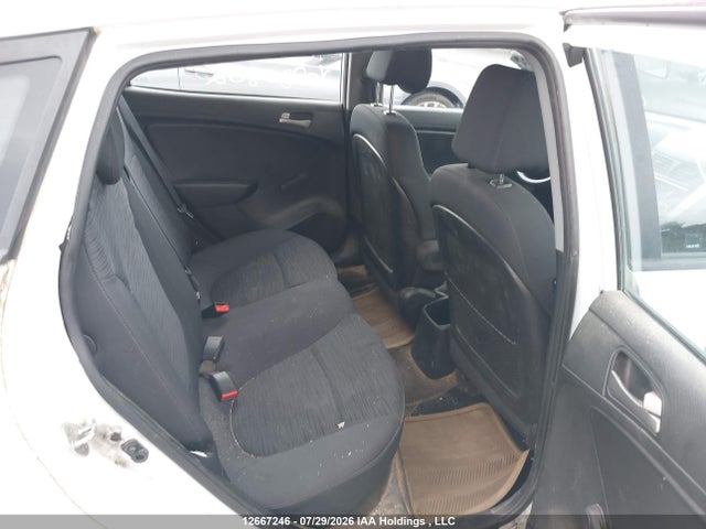 12667246 :رقم المزاد ، KMHCT5AEXFU230802 vin ، 2015 Hyundai Accent L مزاد بيع